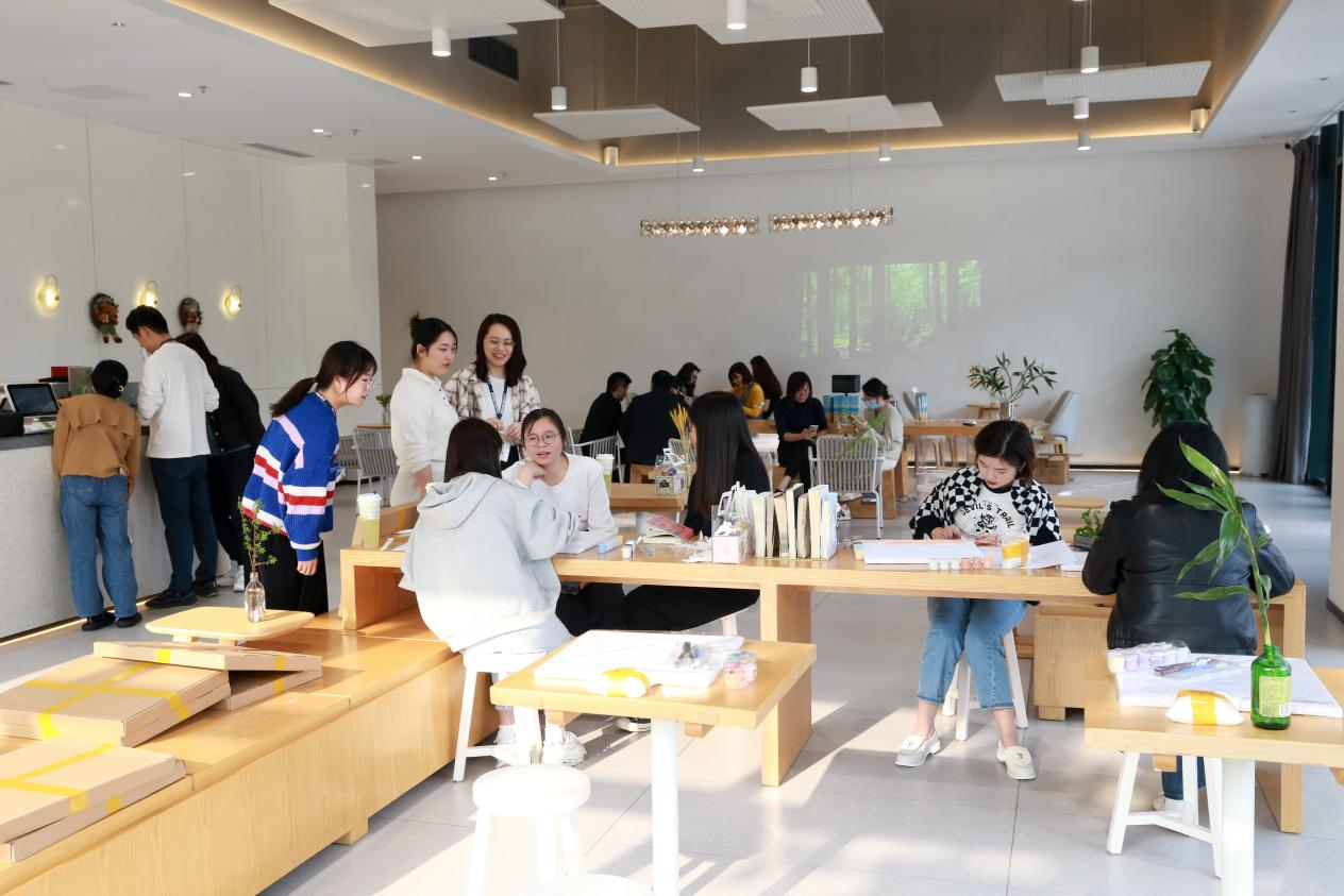 Ů񣬰Ȼ | beat365ٷվСŮ谮աף˹ʸŮ